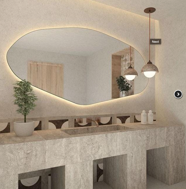 Specchio organico irregolare con LED – 2,10 m x 0,80 m | LINEA PRIME – QUALITÀ PREMIUM