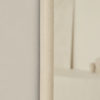 Specchio a figura intera di grandi dimensioni con cornice in cemento curvata – 180 x 100 cm (Liquidazione)